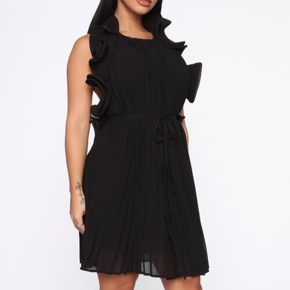 ♠️ Black Ruffle Dress - Picture 2 of 3